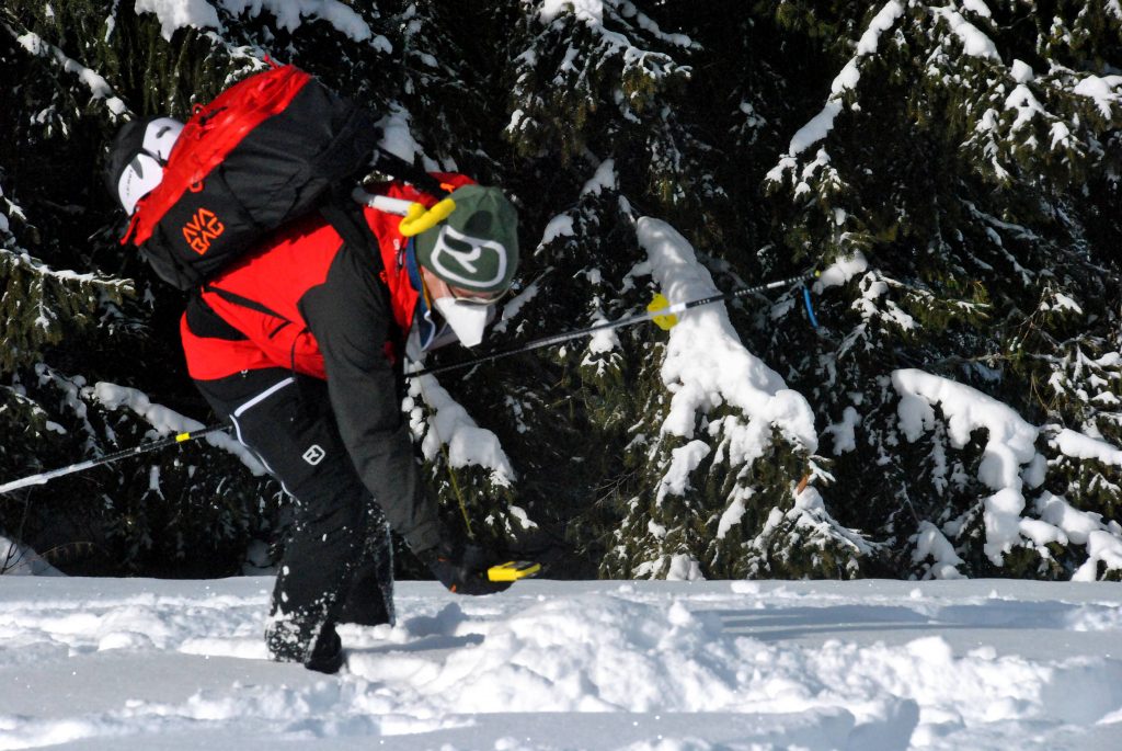 bergrettung-steiermark-kameradenrettung-lvs-suche-ausbildung-winter-2021-(c)-Markus_Hackl-1.